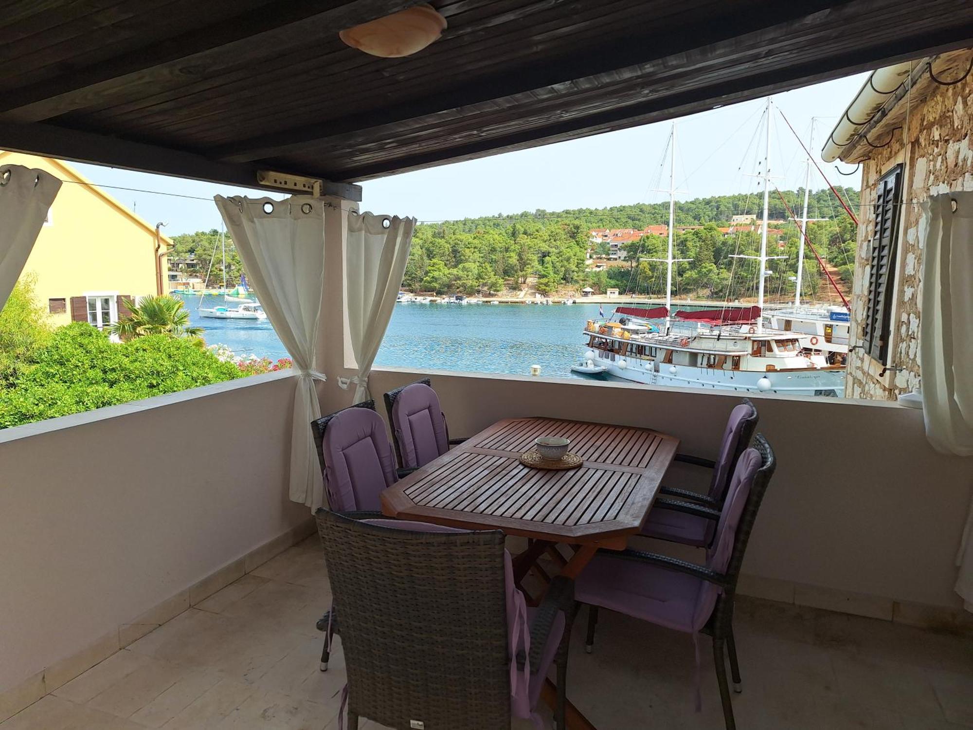 Two-Bedroom Apartment With Sea View,Big Terrase And Garden Stari Grad  Exterior foto