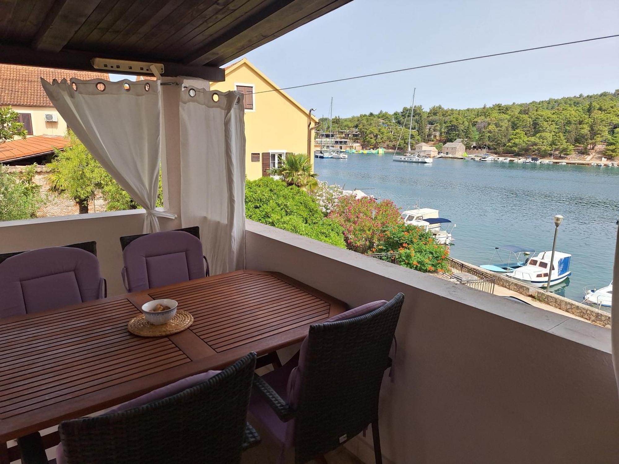 Two-Bedroom Apartment With Sea View,Big Terrase And Garden Stari Grad  Exterior foto